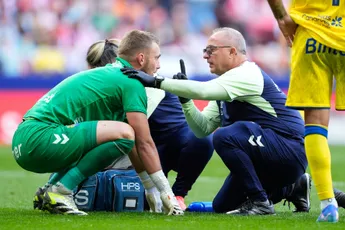 Cillessen moet veld per brancard verlaten tijdens nederlaag Las Palmas