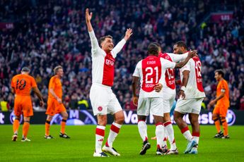 Arveladze en De Jong trefzeker tijdens feestelijke overwinning Ajax Legends