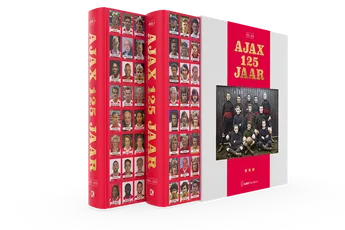 Uniek Boekproject van 1600 bladzijden en 2.000 foto’s over complete Ajax-historie