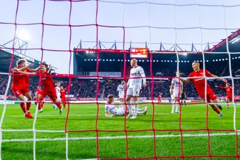 PSV een maat te groot voor FC Utrecht, AZ door het oog van de naald en FC Twente met een comeback