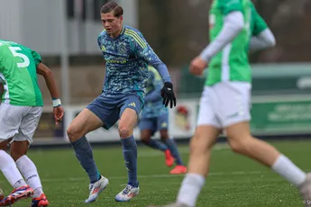 Ajax O16 krijgt in slotseconden deksel op de neus in topduel met Slavia Praag O16