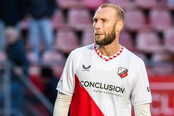 Van der Hoorn kijkt uit naar duels met Weghorst: 'Hij is zeer gretig in de box'