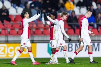 Hattrick Rijkhoff helpt Jong Ajax aan vierde thuisoverwinning op rij