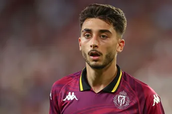 Geruchtenmolen: 'Ajax hoopt deze week Moro-deal af te ronden om concurrentie af te schudden'