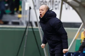 Buijs kwaad op arbitrage na penalty: 'Als het overduidelijk is, heb je aan één keer kijken voldoende'