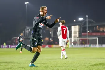 Tiental Jong Ajax gaat in tweede helft onderuit tegen FC Eindhoven