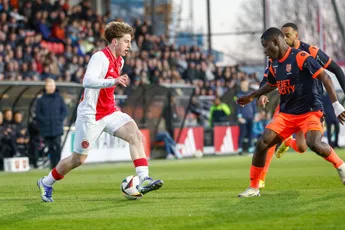 Jong Ajax speelt niet slecht, maar verliest wél van koploper FC Volendam