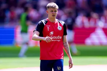 Hlynsson: 'Heel blij dat ik nu aan spelen toekom, maar ik hoop dat Ajax kampioen wordt dit seizoen'