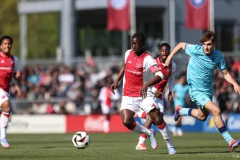 Ajax O19 deelt punten met koploper AZ; Ajax O16 verliest kansloos van Feyenoord