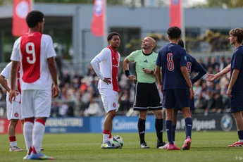 Tilborg na blessureleed trots op eerste profcontract bij Ajax: 'Meestal word je dan weggestuurd'