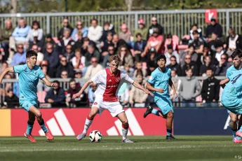Ajax O19 zegeviert ondanks Spartaanse comeback, Ajax O16 geeft zege uit handen in mini-Klassieker