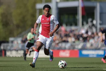 Ajax O19 en O16 komen net tekort tegen leeftijdsgenoten AZ en liggen uit het bekertoernooi