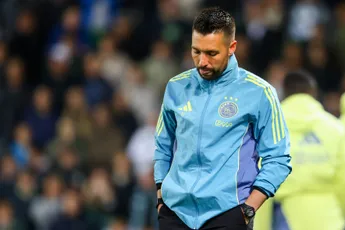 Farioli ontvangt forse kritiek: 'Deed helemaal niets om nieuwe situatie naar zijn hand te zetten'