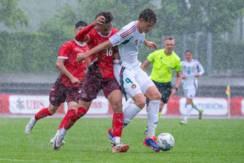 Ajax ziet Hongaars talent Kovács transfervrij vertrekken naar jeugdopleiding van AZ