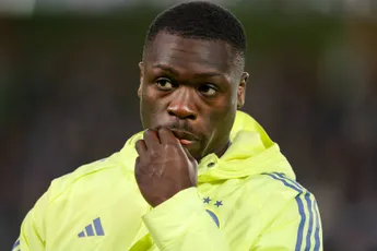 Van Halst leeft mee met Brobbey: 'Wist dat ze hem op Schiphol een keer uit de rij hadden gehaald'