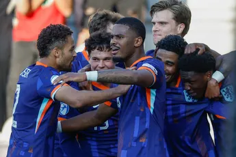 Hato looft Ajax-target Roefs, maar lacht om transfergerucht: 'Ga niet tegen hem zeggen wat hij moet doen'
