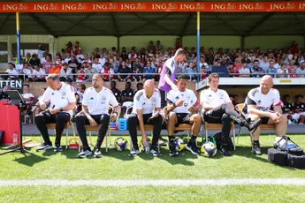 ESPN: 'Al vroeg in voorbereiding sijpelt onvrede bij sleutelspelers over Heitinga en staf door'