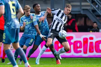 Hato en Taylor melden zich bij Ajax voor 'preseason'; blijft het duo voetballen in Amsterdam?