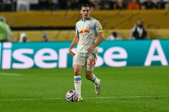 Mossou ziet in Gloukh nieuwe aanwinst voor de Eredivisie: 'Een soort Noa Lang light'