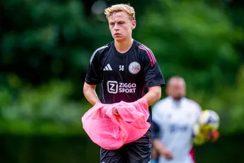 Piepjong Jong Ajax onderuit in eerste oefenwedstrijd tegen Jong Almere City
