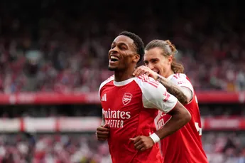 Arsenal wil contract Timber openbreken: 'Als je spreekt over een complete speler...'