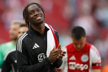 Konadu ziet 'groot verschil' onder Heitinga: 'Farioli zat altijd heel kort op alles, ook verdedigend'