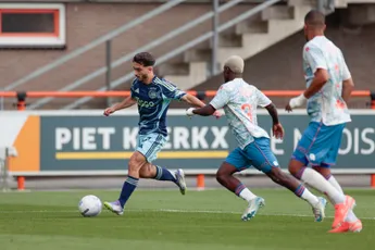 Van der Vaart kritisch op aankopen Ajax: 'Vind het geen versterkingen, Ajax staat voor jeugd'