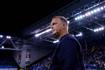 FC Twente strikt Van den Brom als hoofdtrainer en opvolger van Oosting