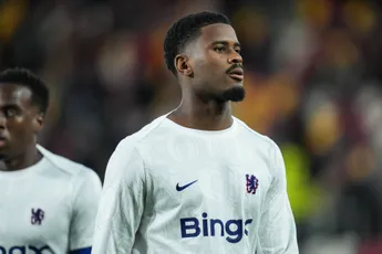 Stam ziet Hato liever centraal spelen: 'Hij is niet lang, maar wel snel, sterk en wendbaar'