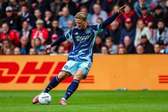 Heitinga geeft aan dat Dolberg op de weg terug is; Berghuis voorlopig nog niet inzetbaar