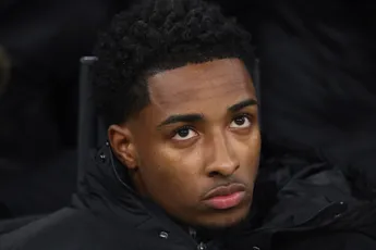 Naar Verluidt: 'Oud-Ajacied Vos mag vertrekken bij AC Milan en wordt verhuurd'