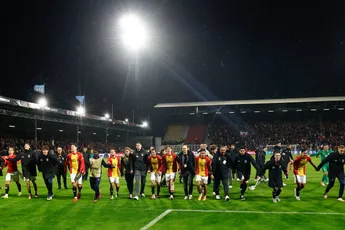 Go Ahead Eagles boekt historische zege op Aston Villa; Feyenoord wint en FC Utrecht nog altijd puntloos