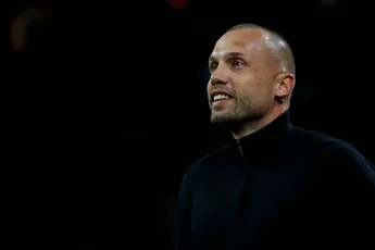 Zenden spreekt regelmatig met Heitinga: 'Hij vraagt niet per se om raad'