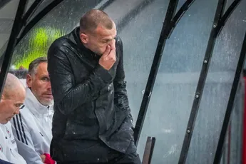 Inan ziet fouten bij Heitinga: 'Spelers krijgen angst om fouten te maken en gaan op safe te spelen'