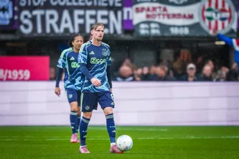 Chaotisch Ajax speelt teleurstellend gelijk tegen Sparta Rotterdam en ziet druk op Heitinga toenemen