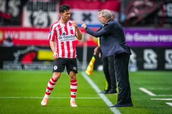 Clement neemt het op voor Ajax-staf: 'Juist ervaren dat ze heel veel kwaliteiten hebben'