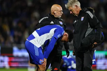 Blessureleed blijft Gooijer achtervolgen; Ajax-huurling valt uit met hamstringblessure