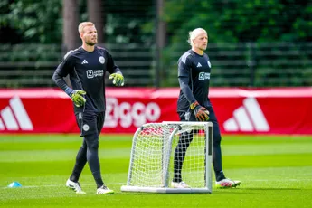 Heitinga verrast bij Ajax: Pasveer en McConnell starten tegen Chelsea; Baas op nieuwe positie
