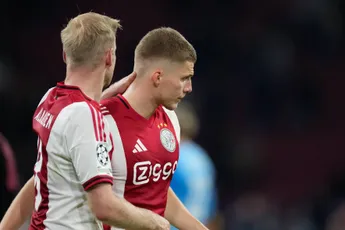 Rondom Ajax: Ajax-spelers zwijgen bij vragen over onrust binnen club