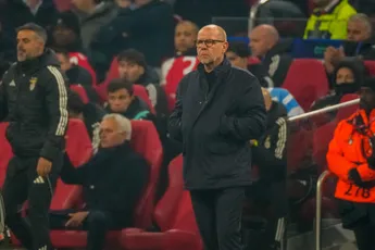 Ajax heeft geen structuur: 'Binnen de leiding niet, maar ook zeker op het veld niet'