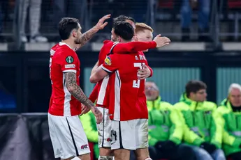 AZ heeft het lang lastig met Shelbourne FC, maar wint dankzij dubbelslag in slotfase