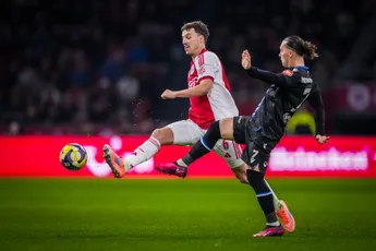 Heitinga wijst Taylor-vervanger aan en kiest voor Regeer als 'hangende rechtsbuiten'