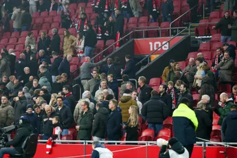 Ajax gaat supporters na gestaakte wedstrijd compenseren, maar club is dat niet verplicht