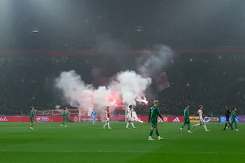 Derksen ziet slechts één oplossing voor Ajax: 'F-Side de rest van het seizoen afsluiten'