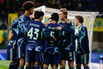 De Mos kraakt Ajax-verdediger: 'Ik vind die hype een beetje overdreven'