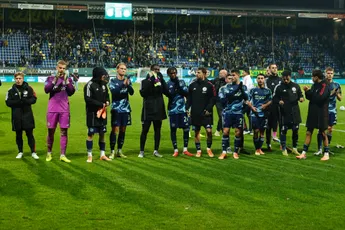 Grim overweegt Itakura momenteel niet als centrale verdediger: 'Naar vastigheid op zes'