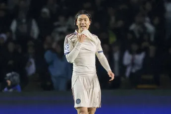 Itakura krijgt kritiek na overwinning Ajax: 'Dit kan ik ook nog, en dat is bijzonder'