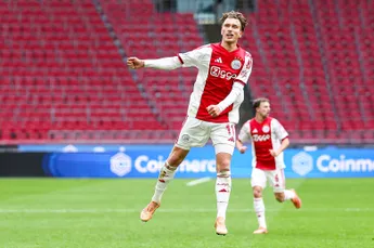 Ajax eindigt met jeugdig elftal tijdens broodnodige zege op FC Groningen