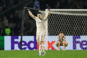 Gloukh is Ajax-fans dankbaar: 'Dat komt ook door de klik met onze supporters'