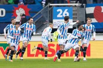 Van Axel Dongen is moeder dankbaar na goal tegen Feyenoord: 'Spelen in een stadion heb ik zó gemist'